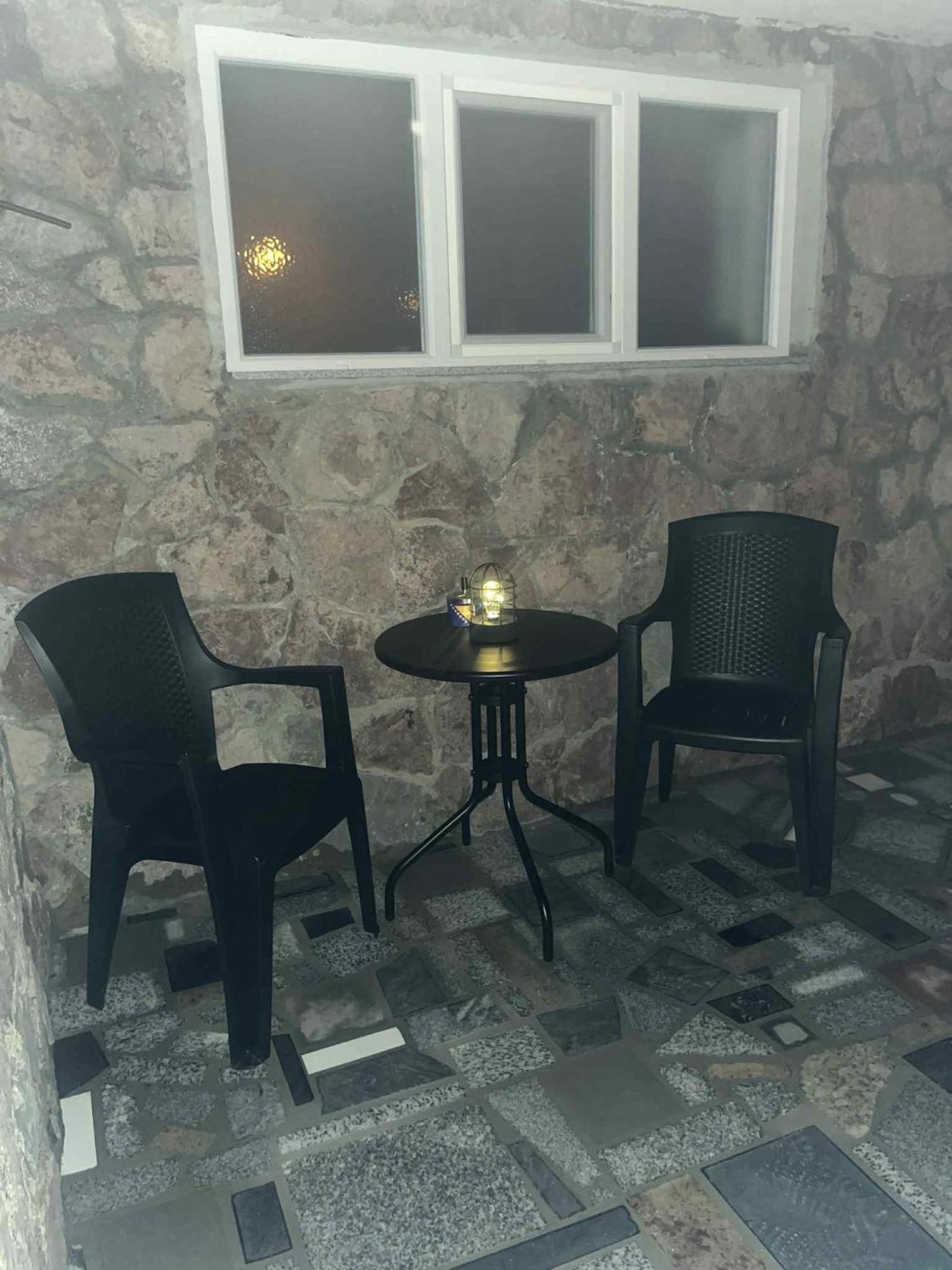 Studio Apartman Azra Kulen Vakuf Exterior photo